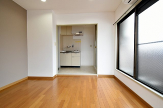 明るいお部屋です
