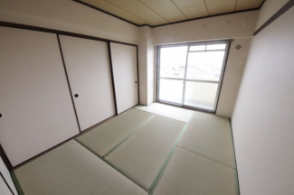フローリングだけでなく、和室もあります