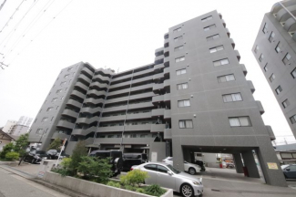 落ち着いた雰囲気の外観です