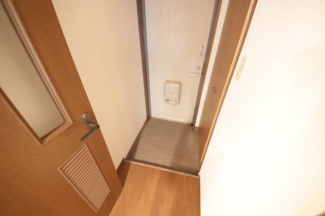 毎日通る玄関はこちらです