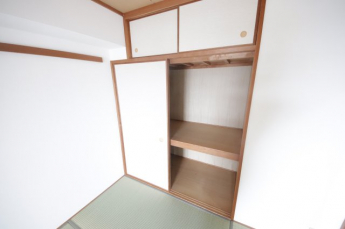 フローリングだけでなく、和室もあります