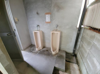 男子トイレ