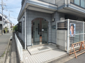 ゆとりのあるエントランスです