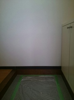 収納もある玄関です