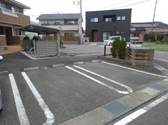 【駐車場】