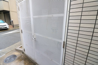 敷地内ゴミ置き場