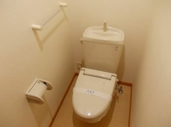 ゆったりとした空間のトイレです