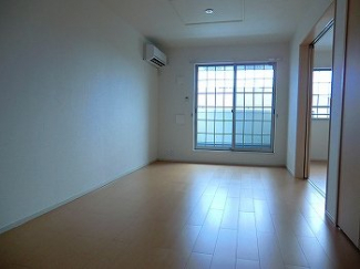 こちらのリビングで趣味の時間をお楽しみください