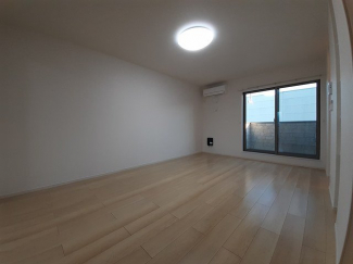 内装は落ち着いています