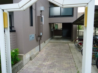 毎日通るエントランスはこのようになっています