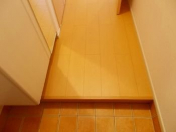 収納もある玄関です
