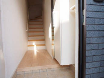 落ち着いた玄関です