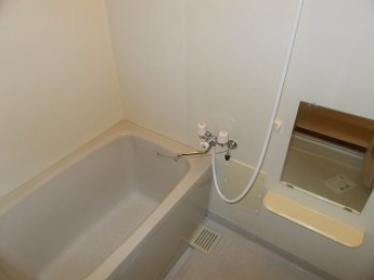 日々の疲れを癒すお風呂付です