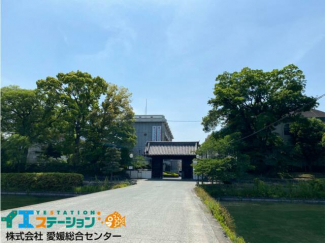 愛媛県立西条高校まで184m