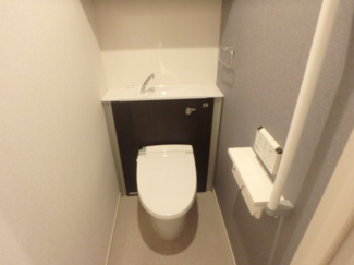 清潔感のあるトイレです
