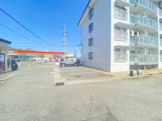 【駐車場】