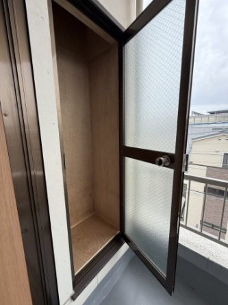 ベランダ　物置