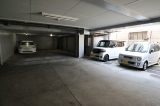 【駐車場】