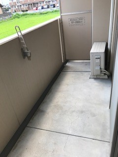 バルコニーからの眺めを楽しみながら食事をしませんか