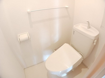 コンパクトで使いやすいトイレです