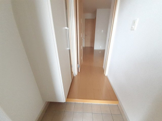 明るい玄関です