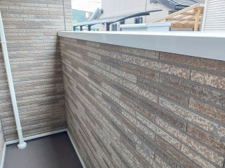 外からの目が気にならないバルコニーで洗濯物が干せます