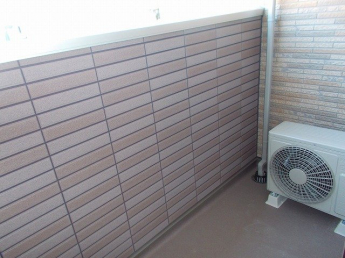 落ち着いた時間を過ごせるバルコニーです