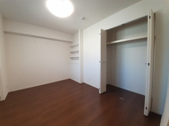 内装は落ち着いています