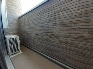 落ち着いた時間を過ごせるバルコニーです