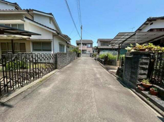 西側道路を北向きに撮影