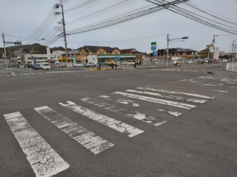 ファミリーマート松山安城寺店まで582m