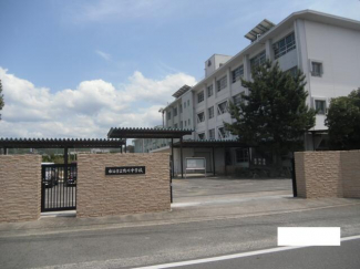 松山市立鴨川中学校まで353m