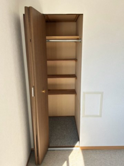 洋室約5.5帖　物入