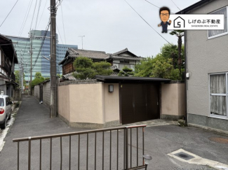 JR琵琶湖線大津駅より徒歩10分（約750ｍ）
京阪びわ湖浜大津駅より徒歩7分（約550ｍ）