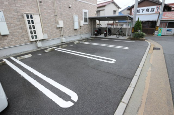 【駐車場】