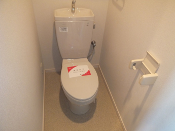コンパクトで使いやすいトイレです