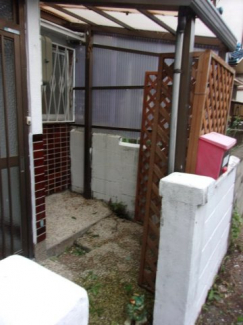 屋根付き駐輪場　自転車・スクーター置けます！