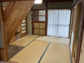 畳の上でゆっくりとくつろげる和室です