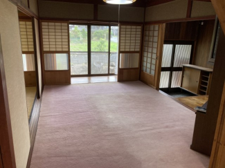 畳の上でゆっくりとくつろげる和室です