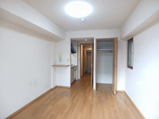 内装は落ち着いています