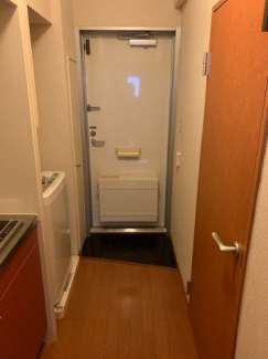 明るい玄関です