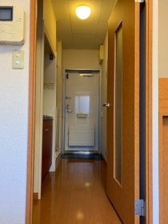 収納もある玄関です