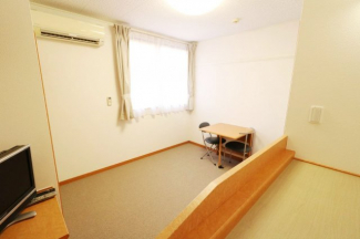 ゆったり過ごせる居間です