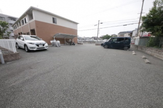 駐車場があるので、車を買う予定の方も安心です