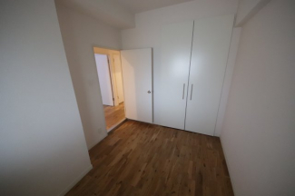 落ち着いて過ごせるお部屋なので、寝室にいかがでしょうか