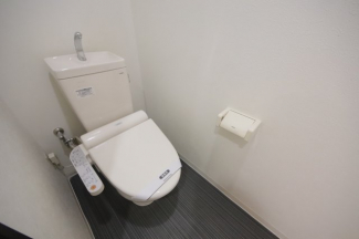 清潔感のあるトイレです
