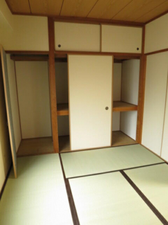 和室は、小窓のみの開閉になります。
