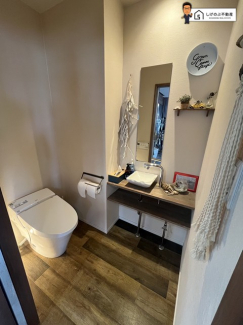 店舗部分のトイレです。
