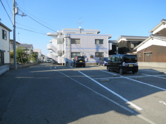 【駐車場】