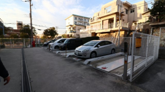 【駐車場】